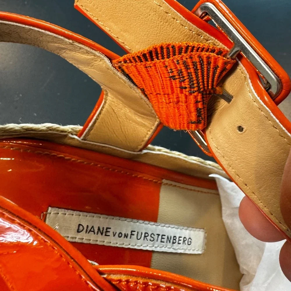 Diane von Furstenberg Women 9 M Orange Patent Leather Espadrille Wedge Sandals